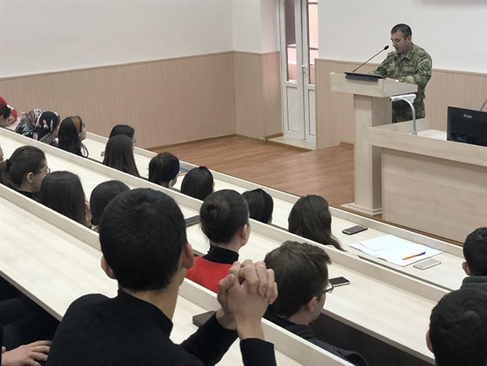 Росгвардейцы рассказали студентам Ингушского государственного университета об истории ведомства