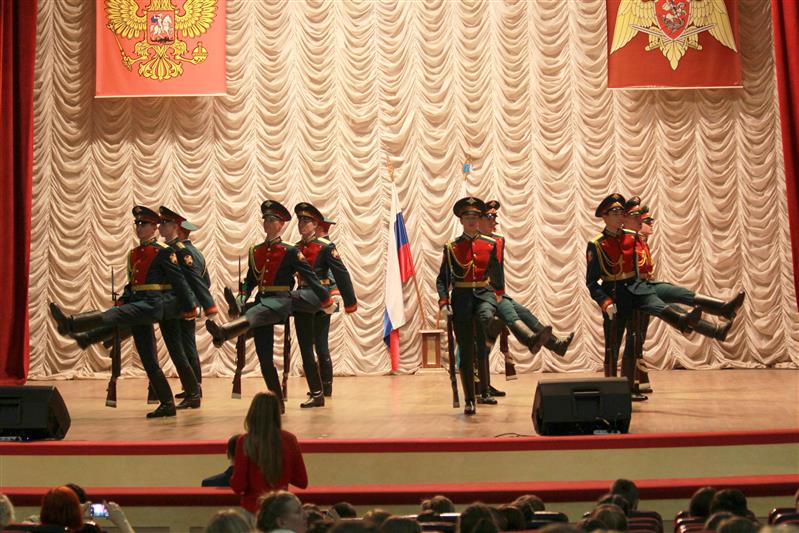 Педагоги и курсанты Саратовского военного института приняли участие в патриотической акции «Форум юных патриотов»