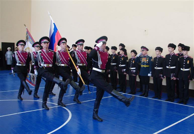 В новосибирской воинской части ученики профильного класса Росгвардии приняли кадетскую присягу