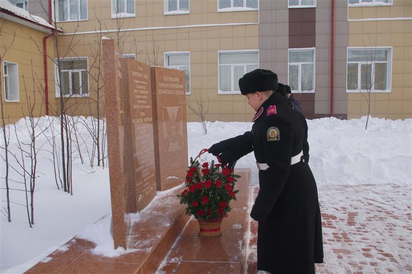 В новосибирской воинской части ученики профильного класса Росгвардии приняли кадетскую присягу