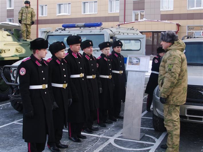 В новосибирской воинской части ученики профильного класса Росгвардии приняли кадетскую присягу