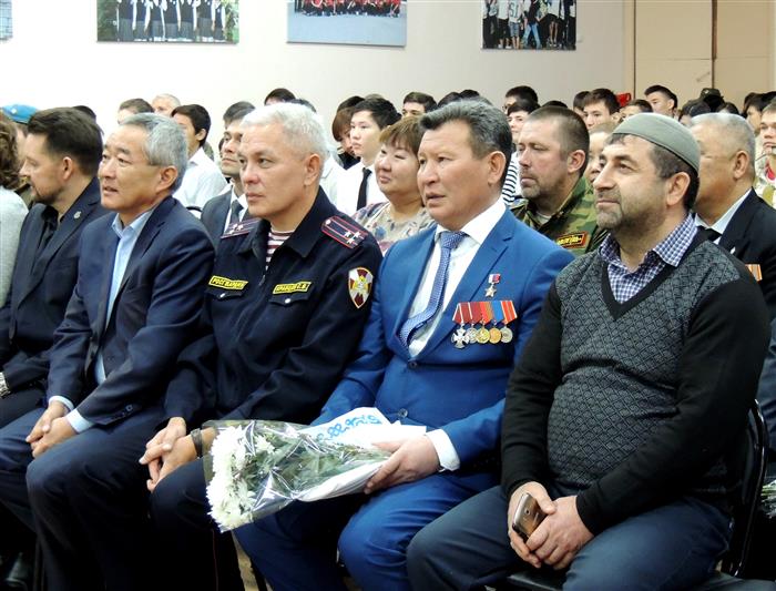 Ветераны СОБР приняли участие в слете юнармейцев Калмыкии, приуроченном к Дню Героев Отечества    