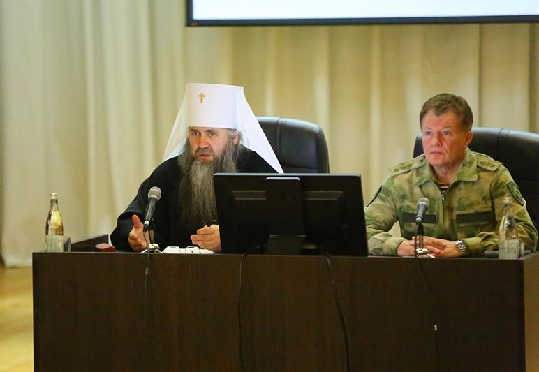Командующий Приволжским округом Росгвардии генерал-полковник Александр Порядин и Митрополит Нижегородский и Арзамасский Георгий подписали соглашение о сотрудничестве