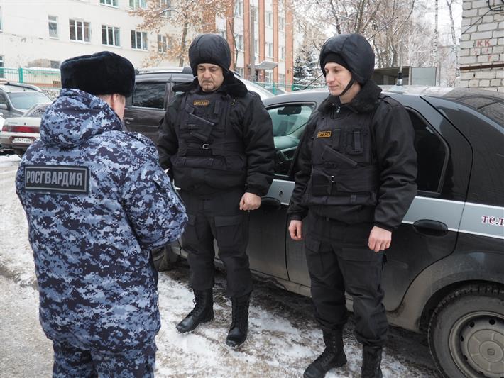 Инспекторы Росгвардии проверили частные охранные организации Чувашии