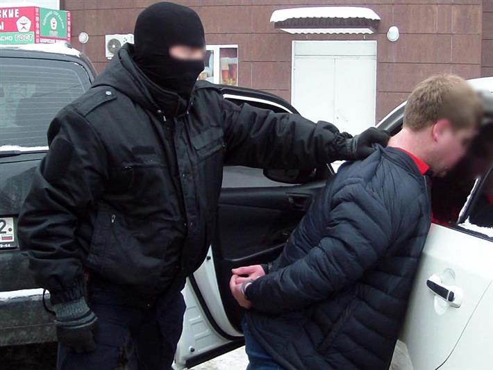 В Алтайском крае при содействии ОМОН Росгвардии задержана группа лиц, подозреваемых в крупном мошенничестве