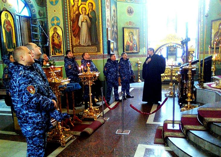 Донские росгвардейцы посетили приход храма иконы Божией Матери «Умиление»