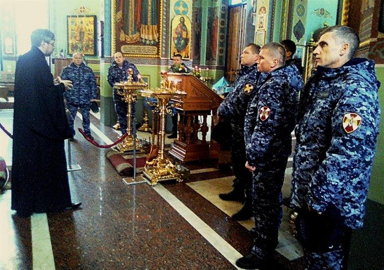 Донские росгвардейцы посетили приход храма иконы Божией Матери «Умиление»