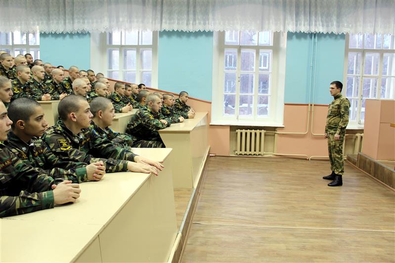 Росгвардейцы провели Урок мужества для воспитанников Оренбургского кадетского корпуса имени И. И. Неплюева 