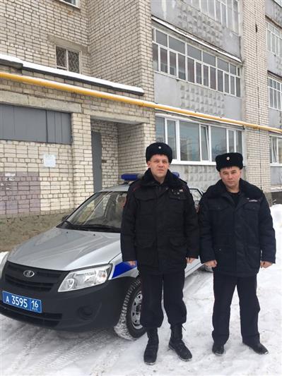 В Татарстане сотрудники Росгвардии спасли мужчину от разъяренной собаки