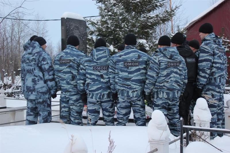 На Урале в День памяти воинов, погибших в локальных конфликтах, сотрудники Росгвардии вспоминают своих  боевых товарищей