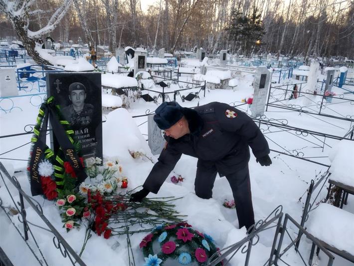 На Урале в День памяти воинов, погибших в локальных конфликтах, сотрудники Росгвардии вспоминают своих  боевых товарищей