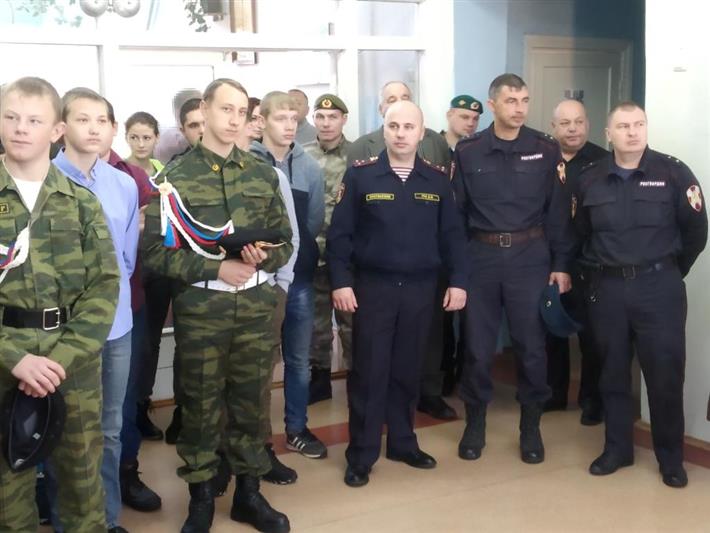 На Урале в День памяти воинов, погибших в локальных конфликтах, сотрудники Росгвардии вспоминают своих боевых товарищей