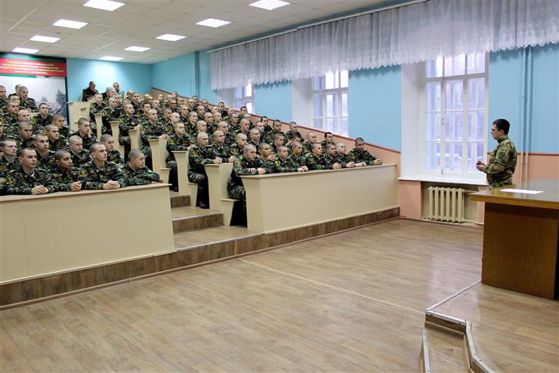 Росгвардейцы провели Урок мужества для воспитанников Оренбургского кадетского корпуса имени И. И. Неплюева 