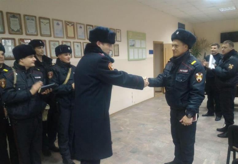 Жительница Уссурийска поблагодарила росгвардейца за решительные действия по спасению детей после ДТП во Владивостоке