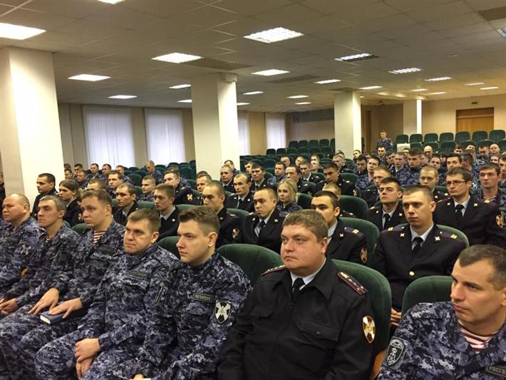 В столичном центре профессиональной подготовки сотрудников вневедомственной охраны состоялась встреча с председателем совета ветеранов