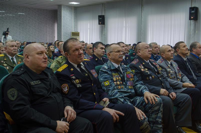 Росгвардейцы поздравили вологодское отделение Ассоциации ветеранов боевых действий с 10-летием 