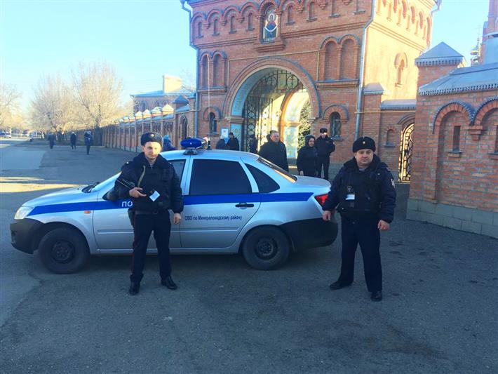 Более 1500 военнослужащих и сотрудников Росгвардии обеспечили общественную безопасность в местах празднования Крещения Господня на Северном Кавказе