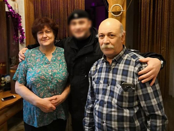 Сотрудники югорского ОМОН навестили родителей своих боевых товарищей, погибших на Северном Кавказе