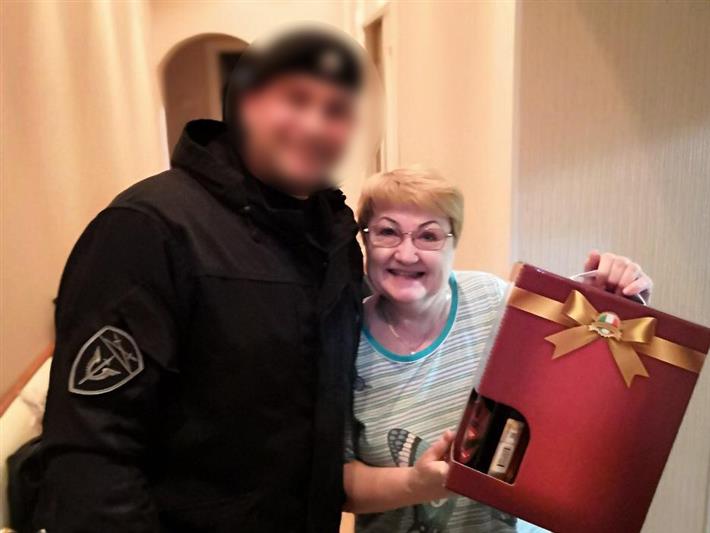 Сотрудники югорского ОМОН навестили родителей своих боевых товарищей, погибших на Северном Кавказе