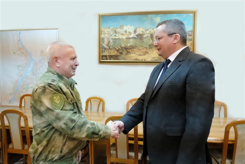 Командующий Южным округом проверил организацию служебно-боевой деятельности Управления Росгвардии по Астраханской области 