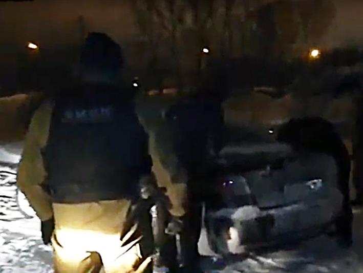 В Кузбассе бойцы ОМОН оказали содействие в задержании автоугонщиков (видео)