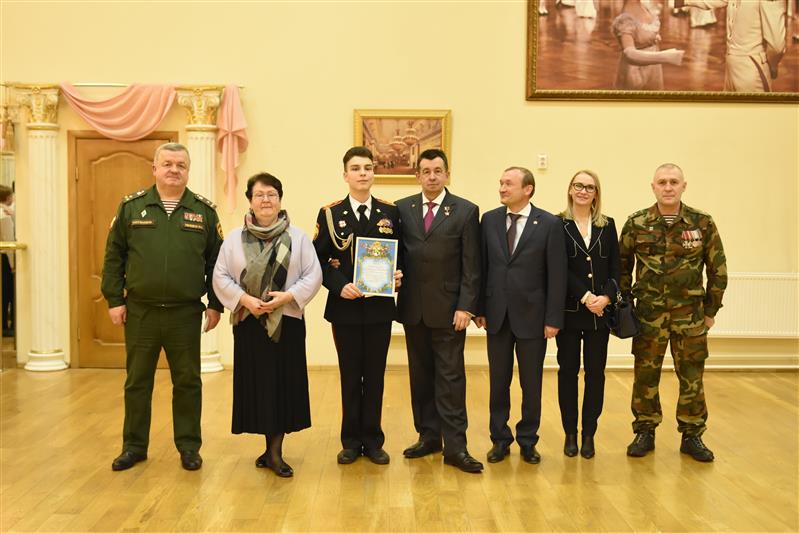 Кадету Московского президентского кадетского училища имени М.А. Шолохова Росгвардии вручена стипендия имени Героя России генерал-полковника Анатолия Романова