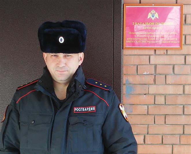 В Тольятти сотрудник Росгвардии в свободное от службы время задержал подозреваемого в грабеже