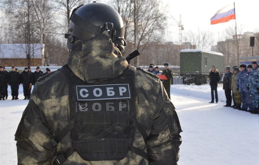 В Ярославле сотрудникам Росгвардии передали ключи от нового служебного транспорта