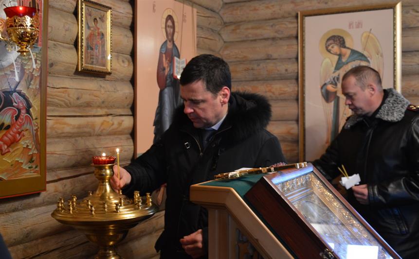 В Ярославле сотрудникам Росгвардии передали ключи от нового служебного транспорта