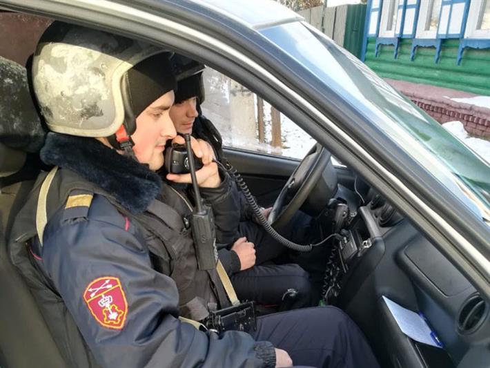 В Омске сотрудники Росгвардии пресекли попытку поджога частного дома, в котором находились люди