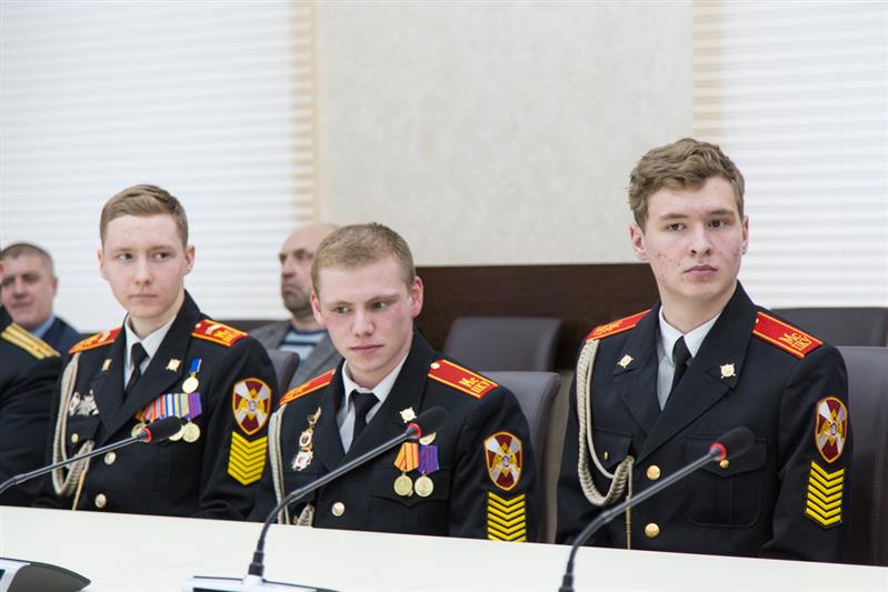Воспитанники Московского Президентского кадетского училища Росгвардии встретились со священником иноком Киприаном