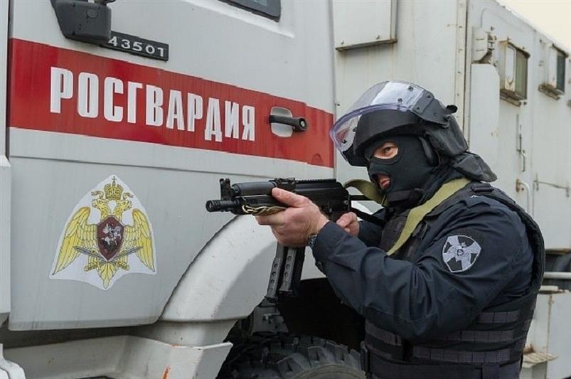 При участии сотрудников петербургского ОМОН на транспорте задержаны подозреваемые в хищении дизельного топлива