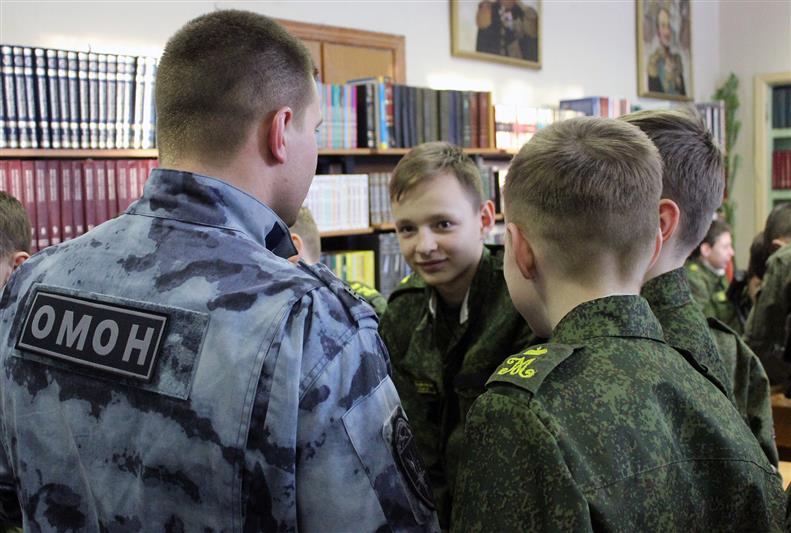 Акция «Росгвардия о Героях Воронежа» стартовала в Михайловском кадетском корпусе 