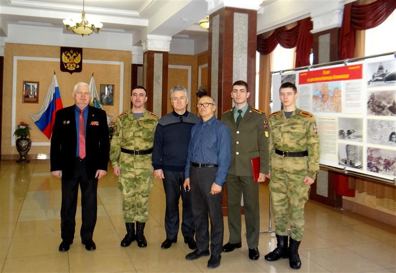 В Саратовском военном институте Росгвардии состоялся  тематический вечер, посвященный 75-летию полного освобождения Ленинграда от фашистской  блокады