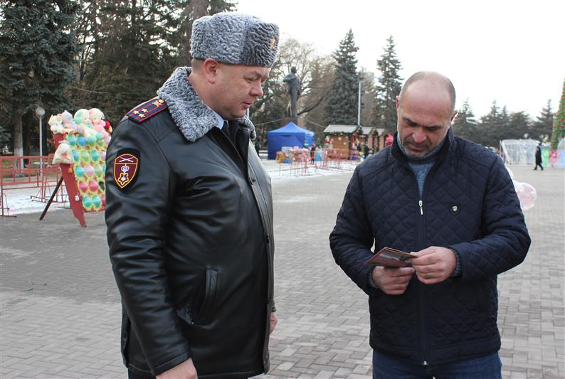 Карачаево-Черкесские росгвардейцы участвуют во всероссийской акции «Безопасный Новый Год»
