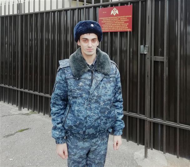 В Кабардино-Балкарии росгвардеец спас людей из огня 