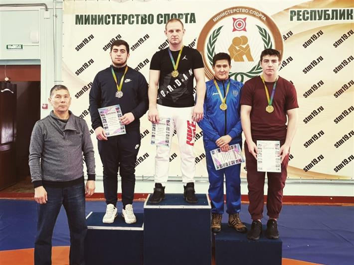 Бойцы хакасского ОМОН стали победителями регионального чемпионата по греко-римской борьбе