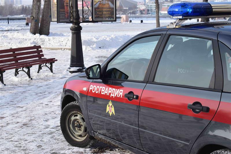 В Уральском округе сотрудники Росгвардии задержали подозреваемых в убийстве и причинении тяжкого вреда здоровью человека
