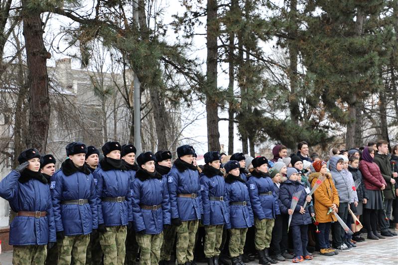Военнослужащие Северо-Кавказского округа Росгвардии приняли участие в памятных мероприятиях, приуроченных к 76-летию освобождения Пятигорска от немецко-фашистских захватчиков