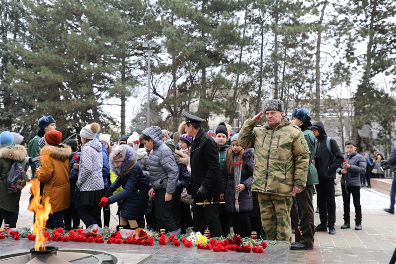 Военнослужащие Северо-Кавказского округа Росгвардии приняли участие в памятных мероприятиях, приуроченных к 76-летию освобождения Пятигорска от немецко-фашистских захватчиков