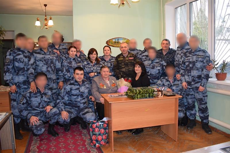 Дагестанские росгвардейцы встретились с жительницей блокадного Ленинграда