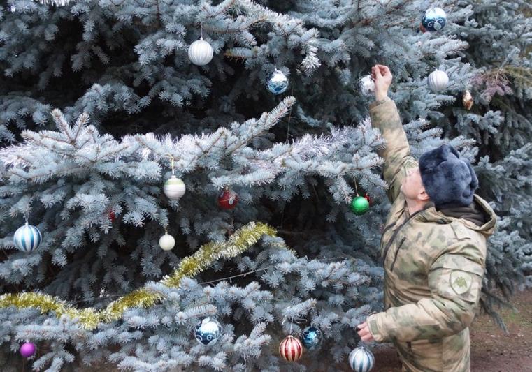 В Объединенной группировке войск (сил) на Северном Кавказе состоялся праздничный конкурс Новогодних елок