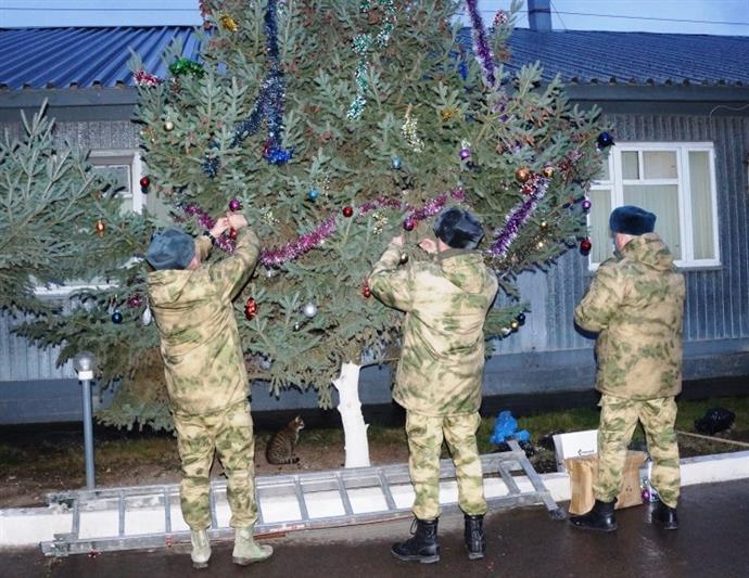 В Объединенной группировке войск (сил) на Северном Кавказе состоялся праздничный конкурс Новогодних елок