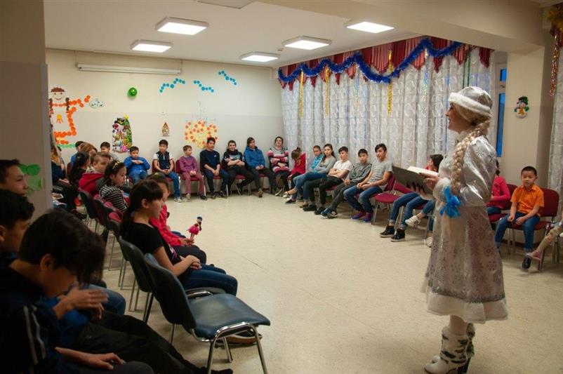 На Чукотке росгвардейцы поздравили воспитанников детского дома