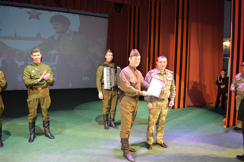 Творческий коллектив гарнизонного дома офицеров грозненского соединения Росгвардии выступил в Назрани (фото, видео)