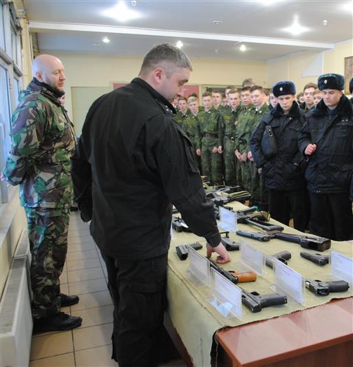 В московском СОБР прошёл урок мужества в честь дня студентов