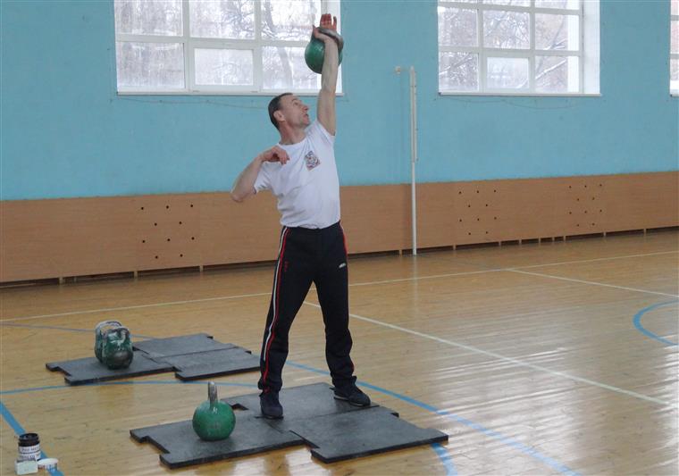 В Белгороде определились лучшие гиревики территориального органа Росгвардии