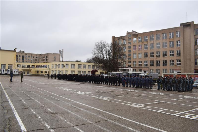 В Крыму состоялся общегарнизонный развод нарядов Росгвардии