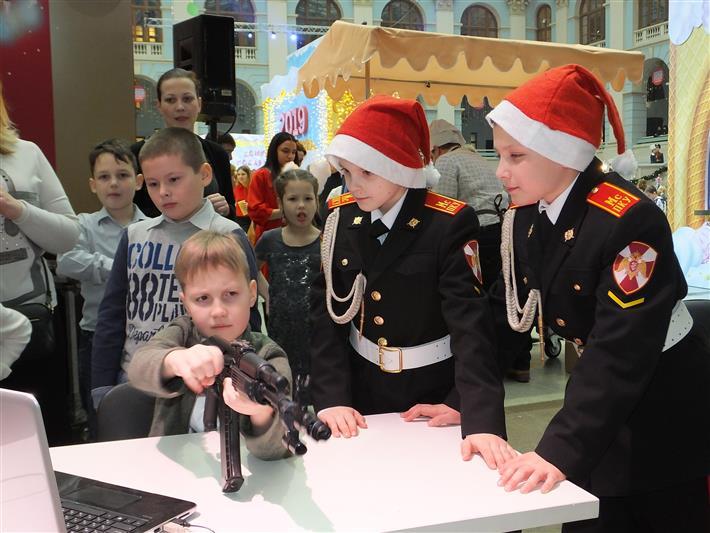 Кадеты Московского президентского кадетского училища имени М.А. Шолохова Росгвардии побывали на ведомственной рождественской ёлке 