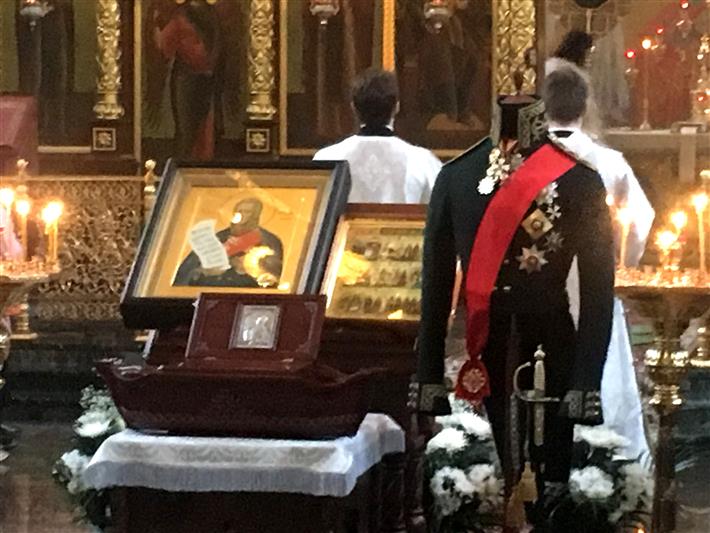 В саровском соединении Росгвардии военнослужащие приложились к мощам святого праведного Федора Ушакова 